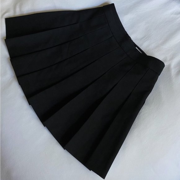 LIKE NEW Aritzia Sunday Best Olive Skirt - Picture 3 of 4